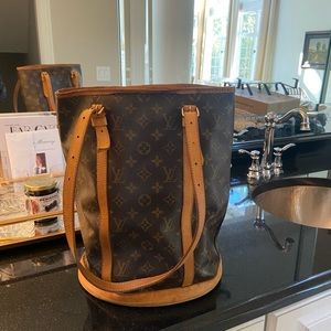 One owner GM Louis Vuitton Bucket Bag